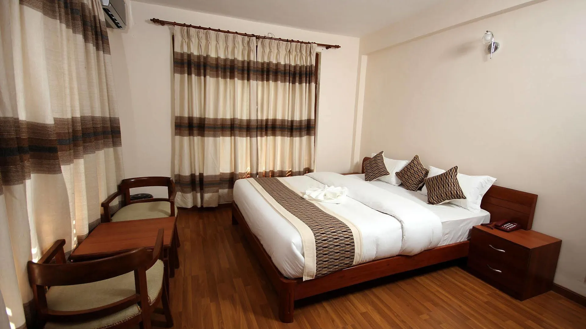 Hotel Holiday House Kathmandu 3*,